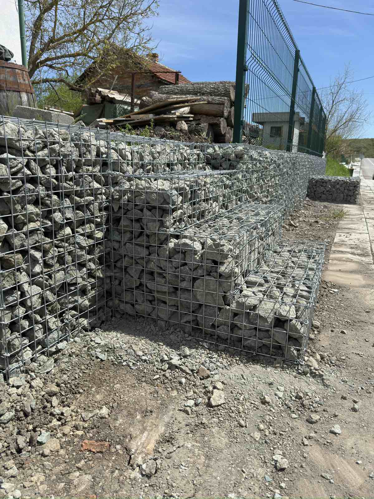 стълби от  габиони 